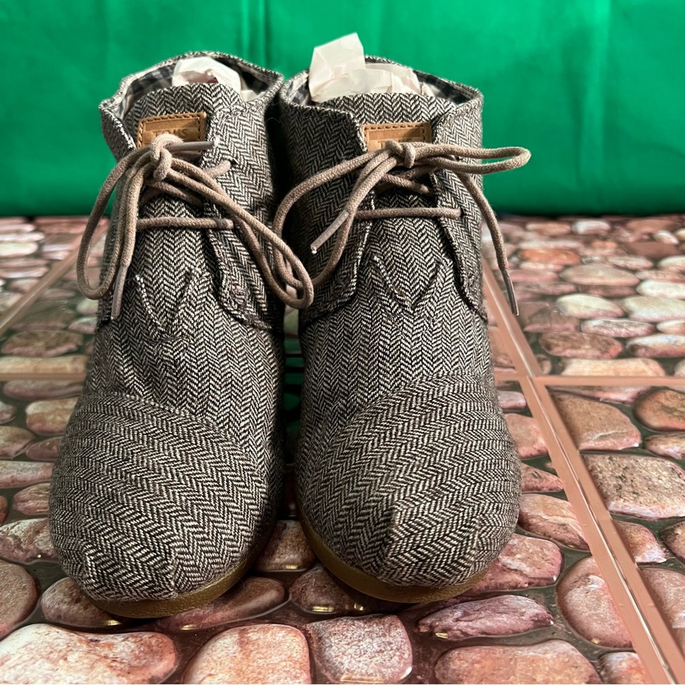 Toms Desert Herringbone Lace Up
Wedge Booties Boots Women's Size 9